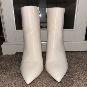 DSW Chic White Ankle Booties